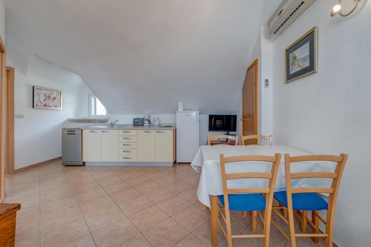 Apartments Obala Бол Экстерьер фото