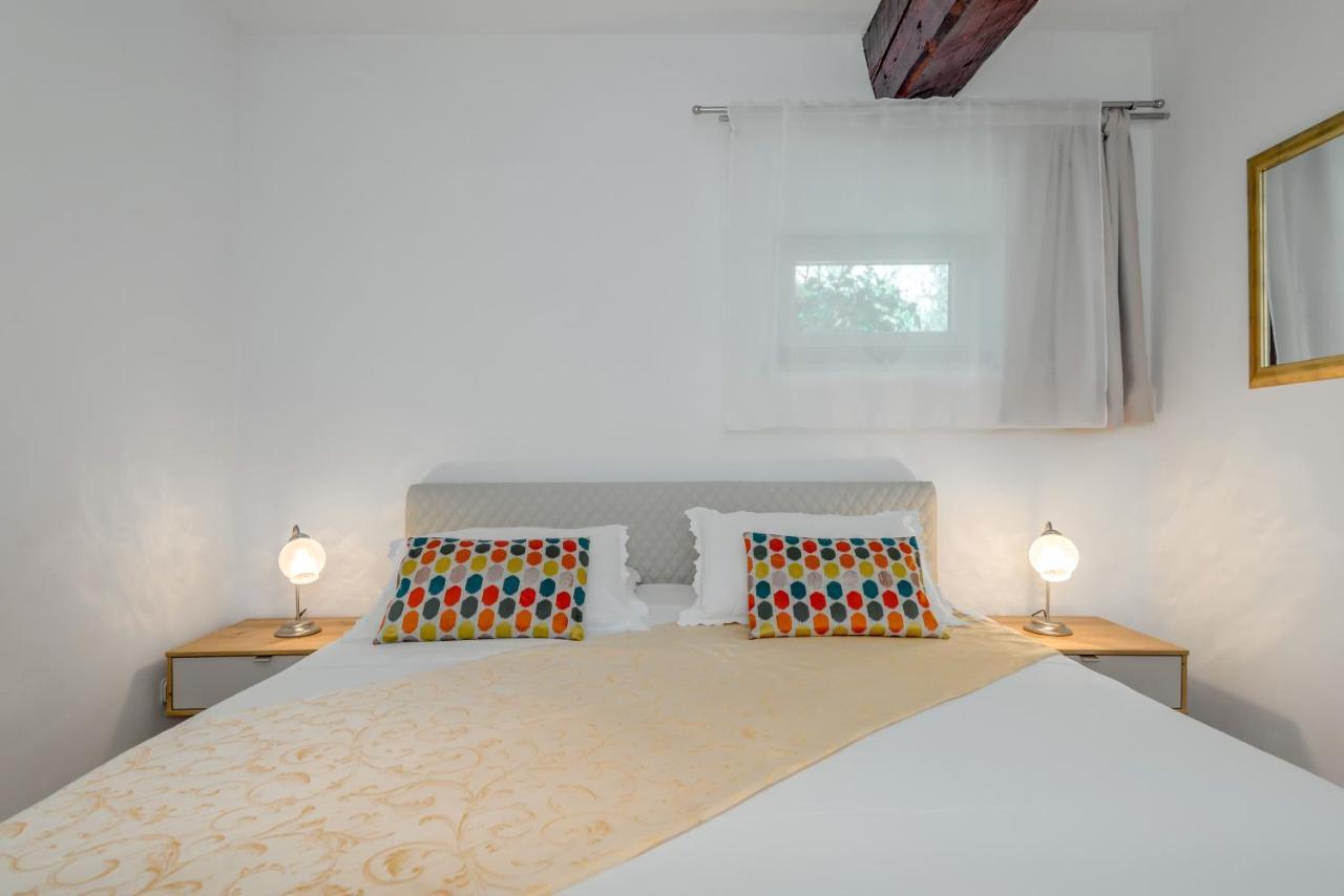 Apartments Obala Бол Экстерьер фото