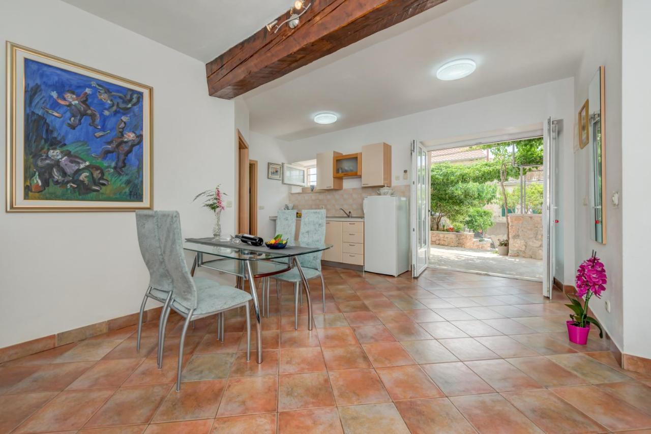 Apartments Obala Бол Экстерьер фото