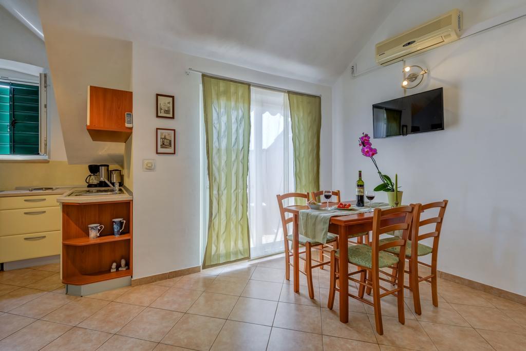 Apartments Obala Бол Экстерьер фото