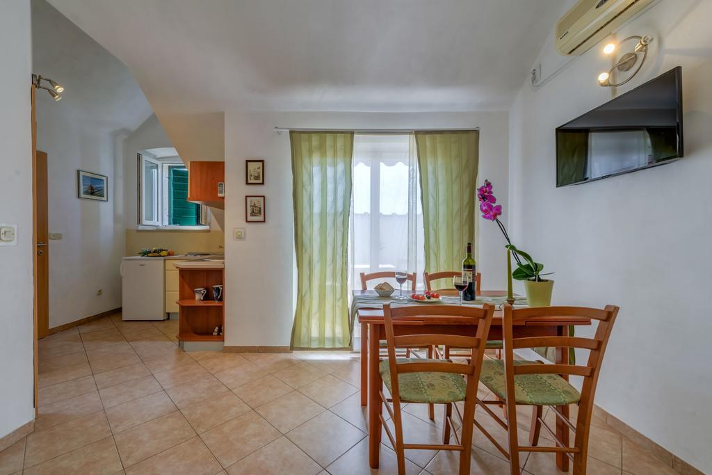 Apartments Obala Бол Экстерьер фото