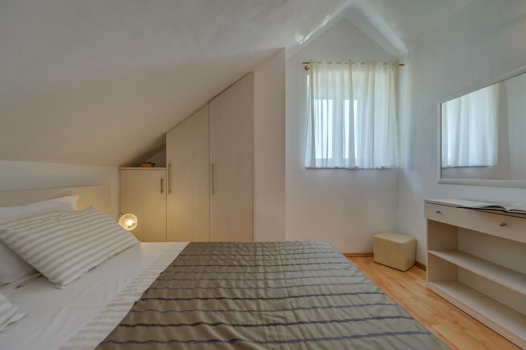 Apartments Obala Бол Экстерьер фото